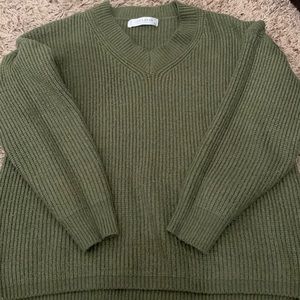 Beautiful olive green knitted sweater!